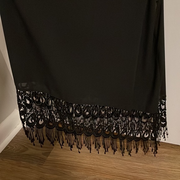 Show me your MuMu black chiffon top with crochet detailing - Picture 2 of 3